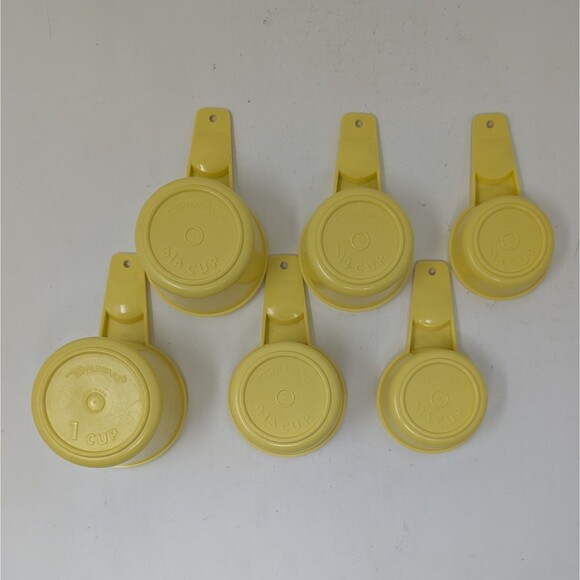 Vintage Tupperware Measuring Cups Set of 6 Harvest Yellow 1/4 1/3 1/2 2/3 3/4 1C - Picture 2 of 7